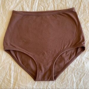 ARQ HIGH-RISE UNDIES